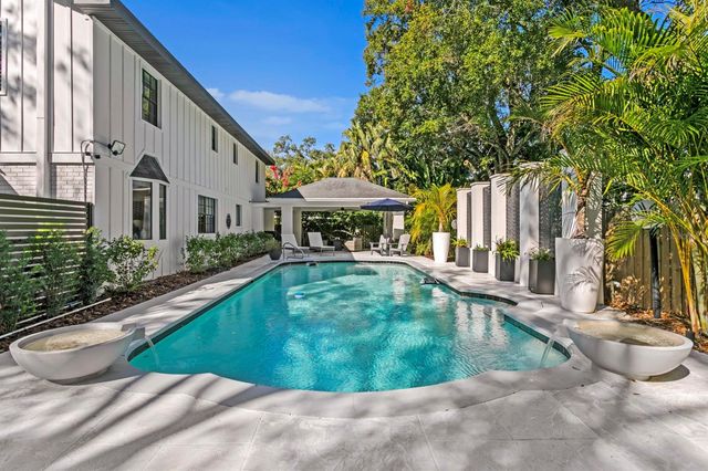 4911 W BAY WAY PLACE, Tampa, FL 33629