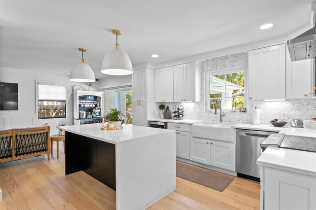 4911 W BAY WAY PLACE, Tampa, FL 33629