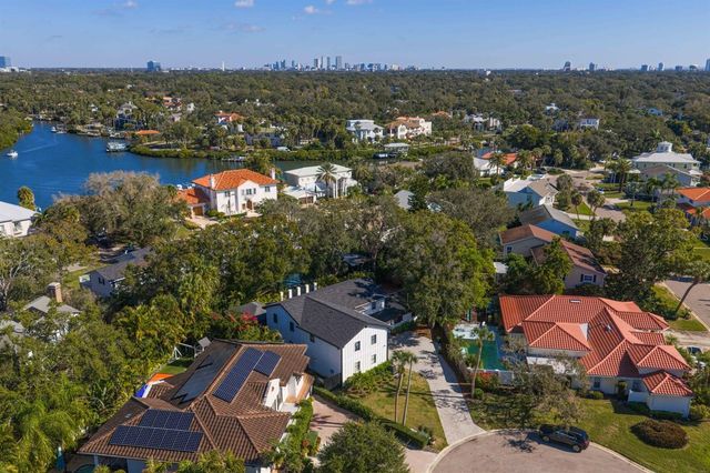 4911 W BAY WAY PLACE, Tampa, FL 33629