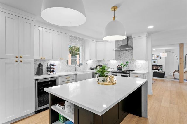 4911 W BAY WAY PLACE, Tampa, FL 33629