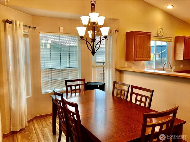 310 E Tanglewood Drive, Moses Lake, WA 98837