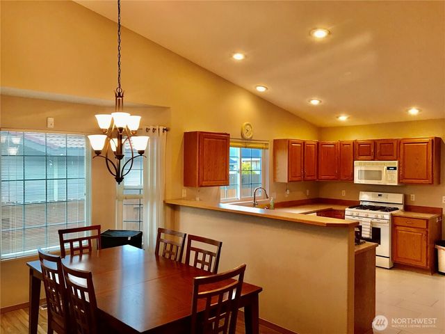 310 E Tanglewood Drive, Moses Lake, WA 98837