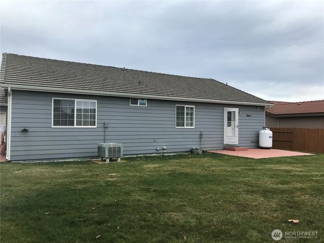 310 E Tanglewood Drive, Moses Lake, WA 98837