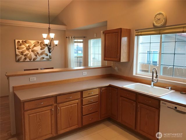 310 E Tanglewood Drive, Moses Lake, WA 98837