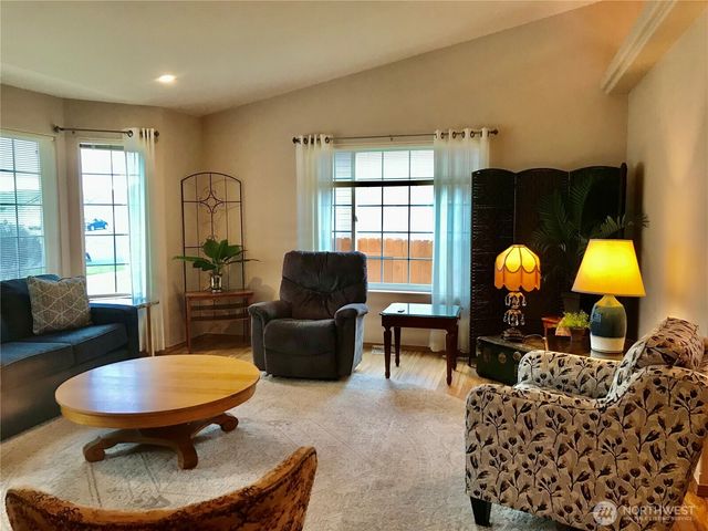 310 E Tanglewood Drive, Moses Lake, WA 98837