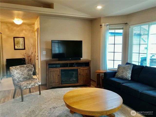 310 E Tanglewood Drive, Moses Lake, WA 98837