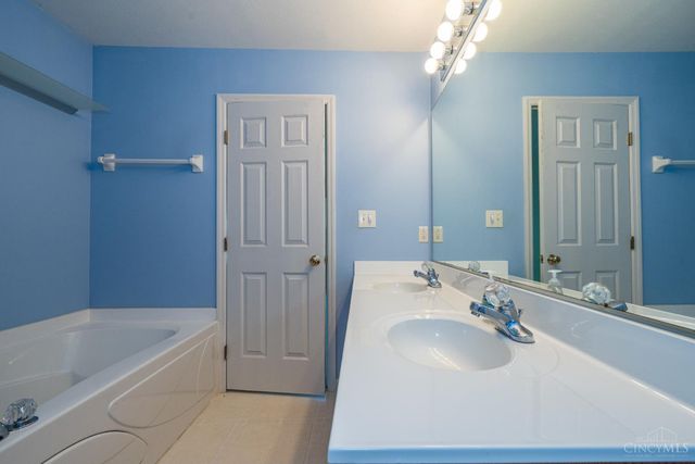 4175 King Bird Lane, Miamisburg, OH 45342