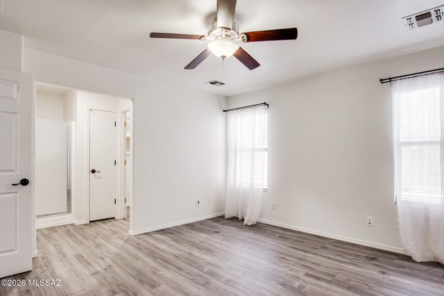 694 W Amber Sun Drive, Green Valley, AZ 85614