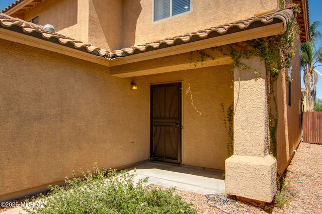 694 W Amber Sun Drive, Green Valley, AZ 85614