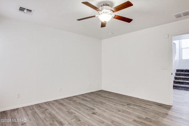 694 W Amber Sun Drive, Green Valley, AZ 85614