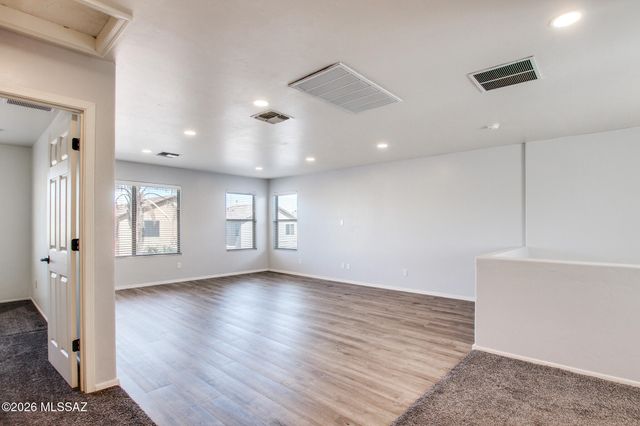 694 W Amber Sun Drive, Green Valley, AZ 85614