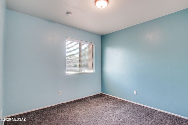 694 W Amber Sun Drive, Green Valley, AZ 85614