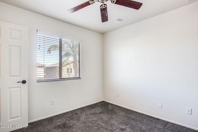 694 W Amber Sun Drive, Green Valley, AZ 85614