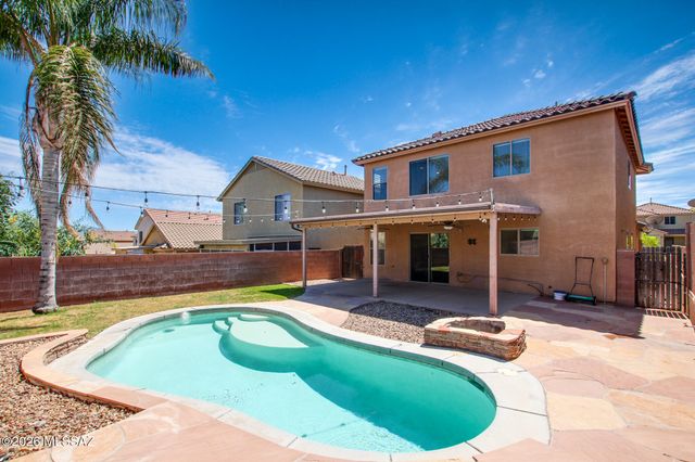 694 W Amber Sun Drive, Green Valley, AZ 85614