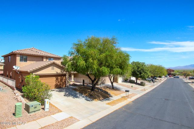 694 W Amber Sun Drive, Green Valley, AZ 85614