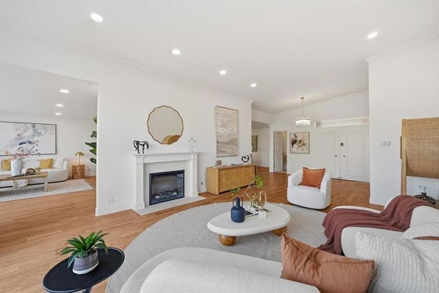 142 Shooting Star, Foster City, CA 94404