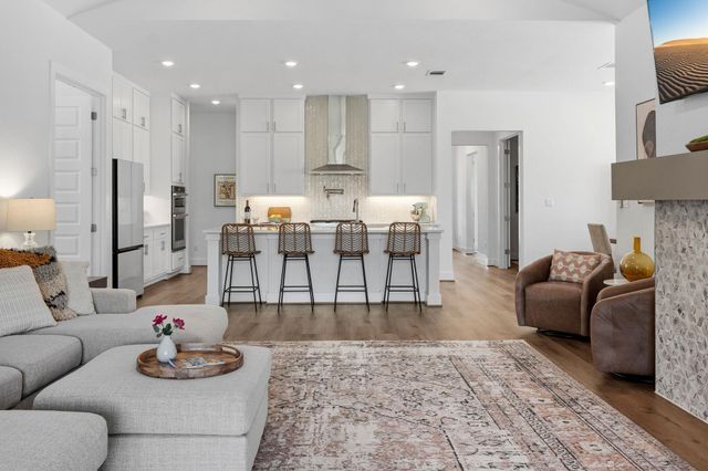 306 Bridge Water LOOP, Dripping Springs, TX 78620