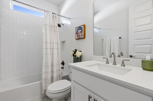 306 Bridge Water LOOP, Dripping Springs, TX 78620