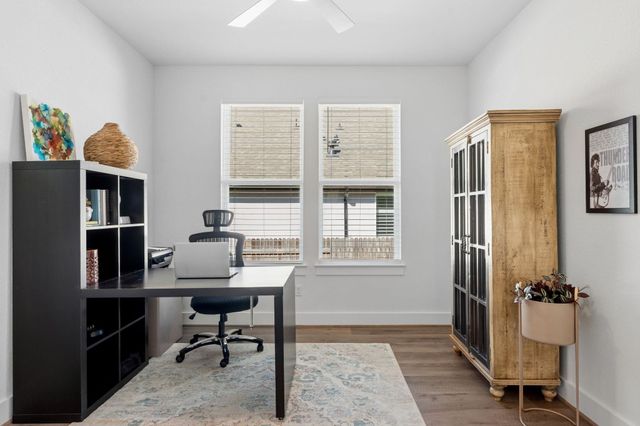 306 Bridge Water LOOP, Dripping Springs, TX 78620