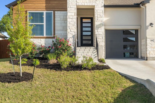 306 Bridge Water LOOP, Dripping Springs, TX 78620