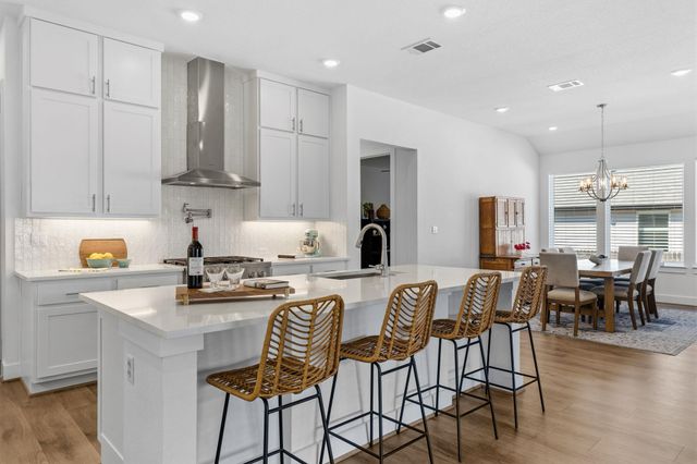 306 Bridge Water LOOP, Dripping Springs, TX 78620