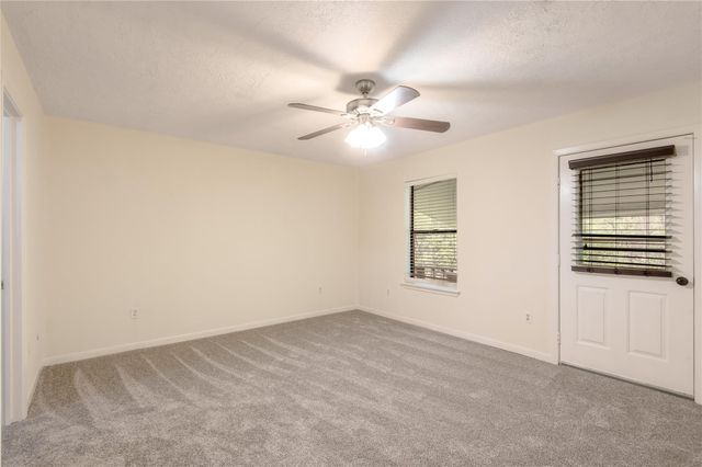 138 Summer Place B, Huntsville, TX 77340