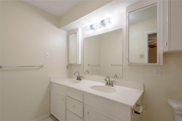 138 Summer Place B, Huntsville, TX 77340