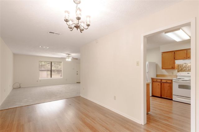 138 Summer Place B, Huntsville, TX 77340