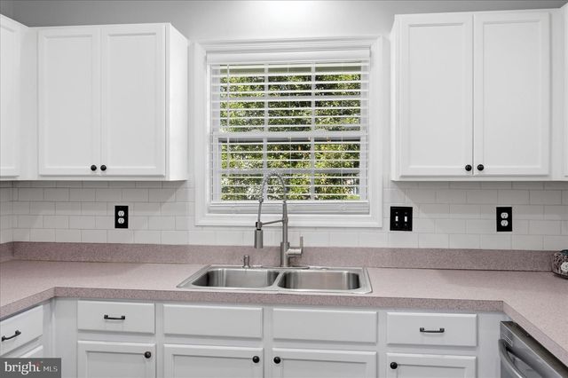 282 FORD CIR, Inwood, WV 25428