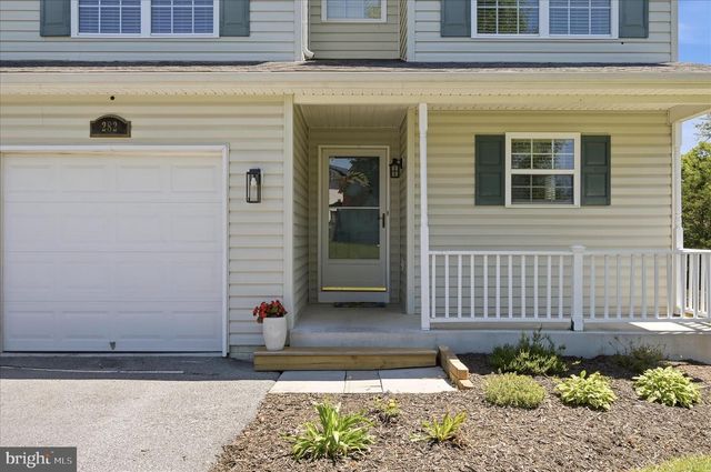 282 FORD CIR, Inwood, WV 25428
