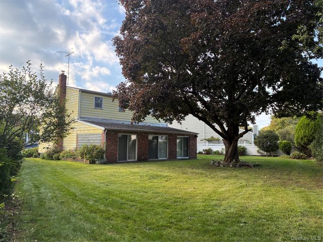 933 Maple Lane, East Meadow, NY 11554