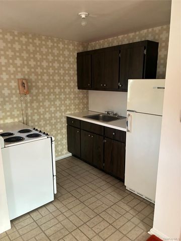 933 Maple Lane, East Meadow, NY 11554