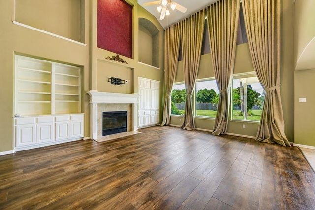 26226 Crosswood Trails Lane, Cypress, TX 77433