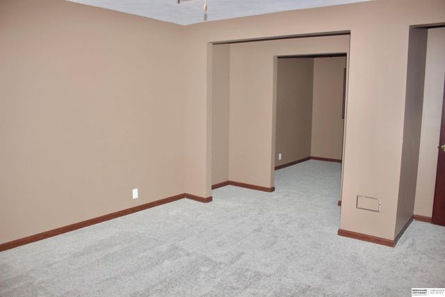 717 Smoky Hill Road, Lincoln, NE 68520