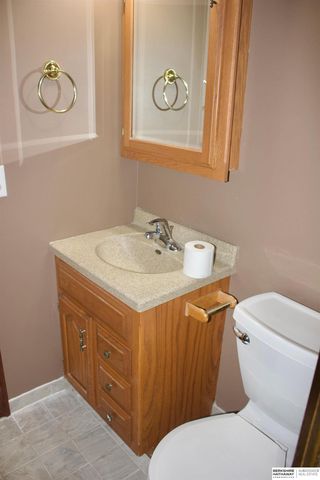 717 Smoky Hill Road, Lincoln, NE 68520