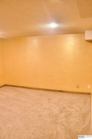 717 Smoky Hill Road, Lincoln, NE 68520