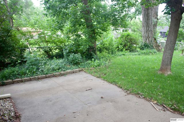 717 Smoky Hill Road, Lincoln, NE 68520