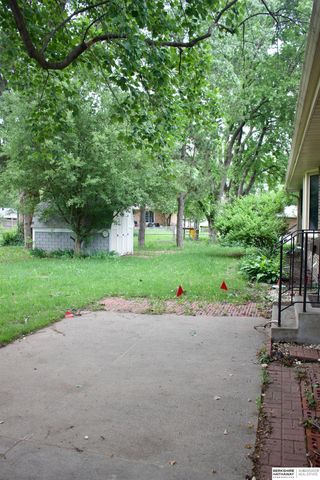 717 Smoky Hill Road, Lincoln, NE 68520
