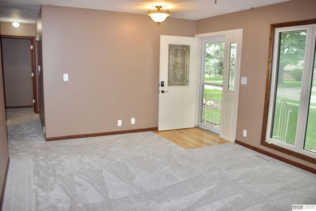 717 Smoky Hill Road, Lincoln, NE 68520