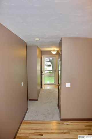 717 Smoky Hill Road, Lincoln, NE 68520