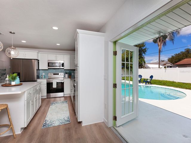 3049 WOOD STREET, Sarasota, FL 34237