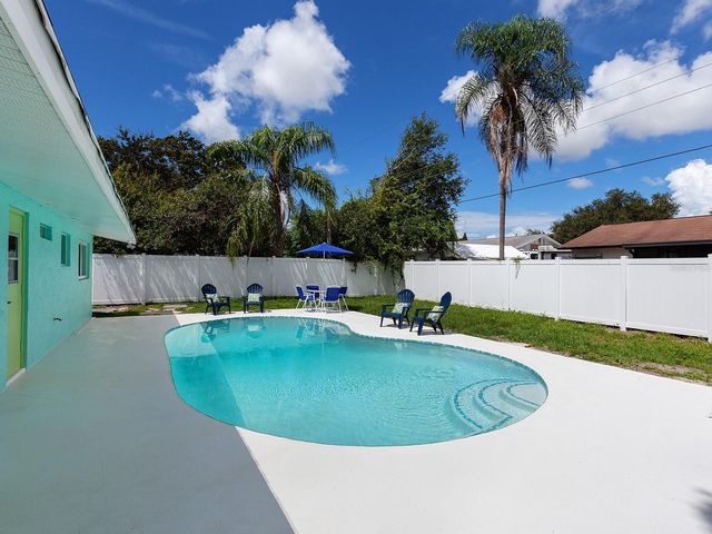 3049 WOOD STREET, Sarasota, FL 34237