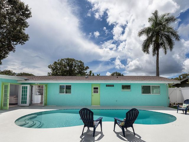 3049 WOOD STREET, Sarasota, FL 34237