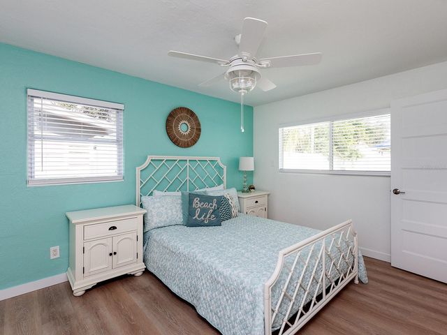 3049 WOOD STREET, Sarasota, FL 34237