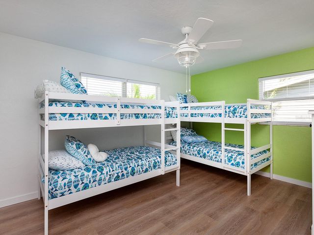 3049 WOOD STREET, Sarasota, FL 34237