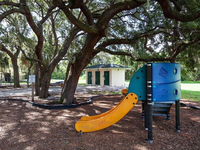 3049 WOOD STREET, Sarasota, FL 34237