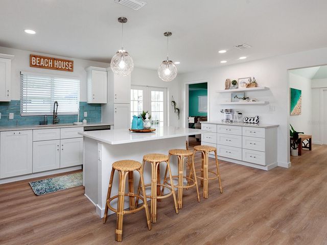 3049 WOOD STREET, Sarasota, FL 34237