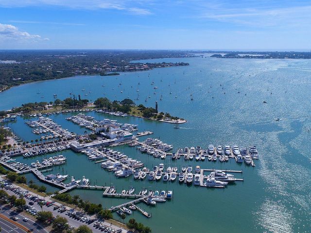 3049 WOOD STREET, Sarasota, FL 34237