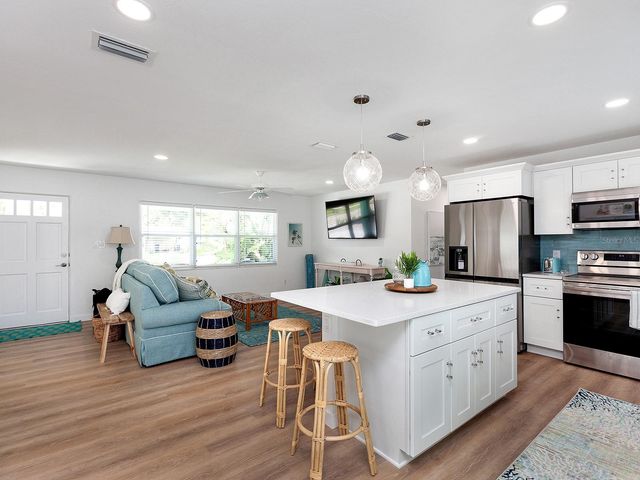 3049 WOOD STREET, Sarasota, FL 34237