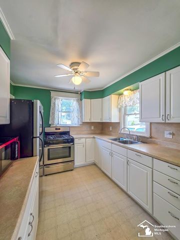 144 Godfroy Avenue, Monroe, MI 48162